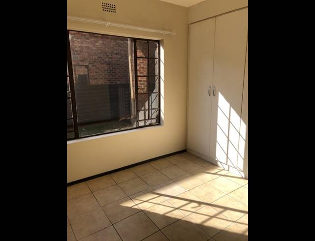 2 BEDROOM TOWNHOUSE FOR SALE IN SONNEVELD